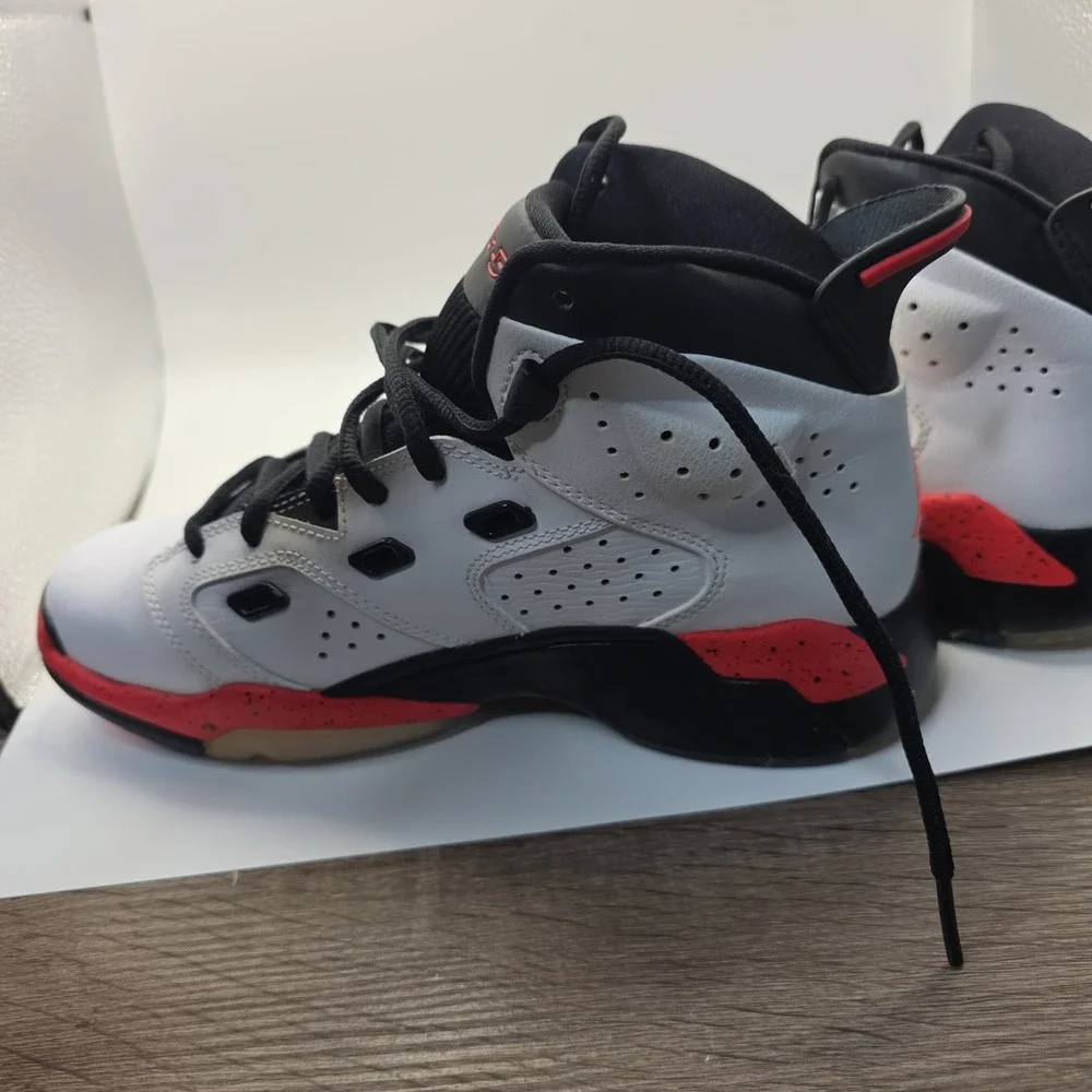 Jordan‎ 6-17-23 White Infrared Black Speckled Mid Sneakers 428818-123 Mens 5Y
